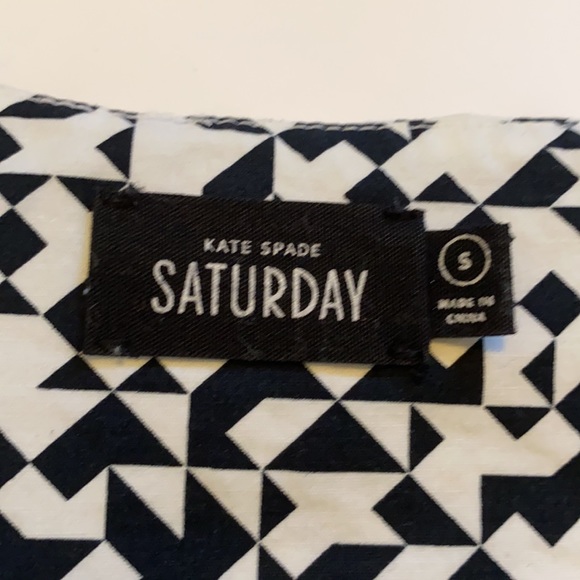 💰Kate Spade Saturday black and white geometric top - Picture 5 of 7